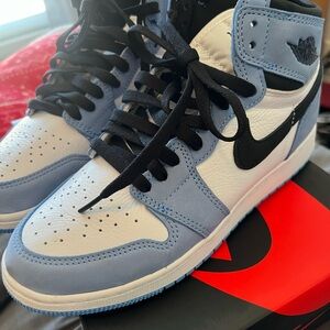 Jordan 1 Retro High OG
University Blue
Worn once
Great condition